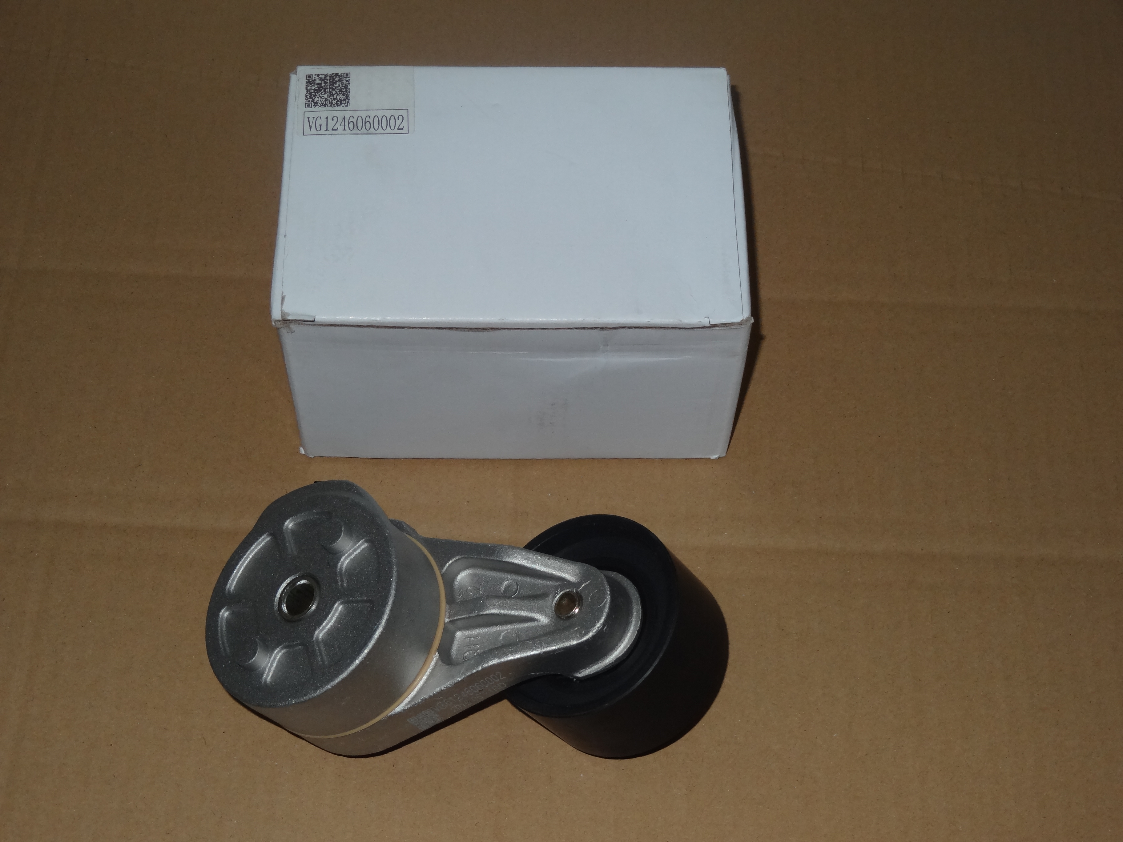 Ролик натяжной ремней D12 VG1246060002