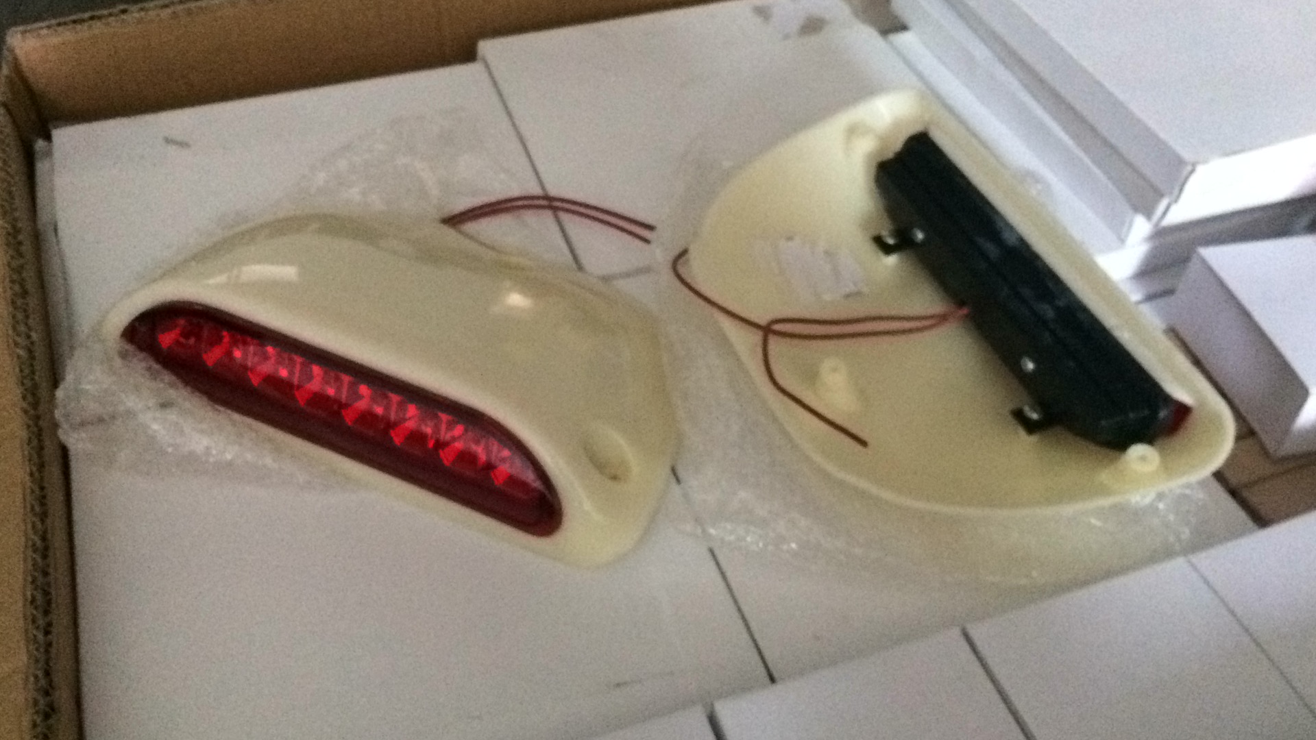 Фонарь стоп сигнал на крышу Great Wall Safe    4134010D0101