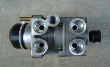 Тормозной кран Shaanxi (главный) DZ9100360080