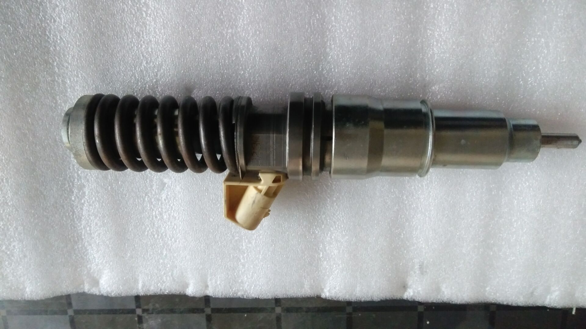 Насос-форсунка DELPHI Volvo FH12 20440388 / 85000071