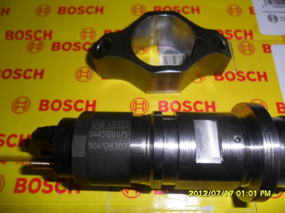 Топливная форсунка  BOSCH  0445120075 / 0986435530 / 504117273 / 504128307 / 2855135 / 504128307