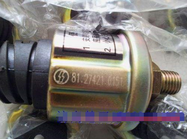 Датчик давления тормозной системы 81.27421.0151