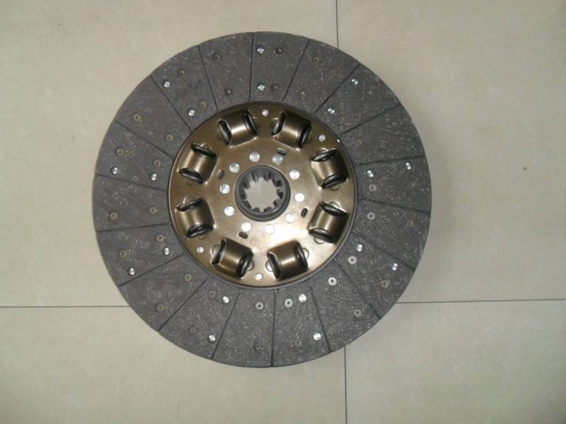 Диск сцепления ведомый в сборе DZ1560160020