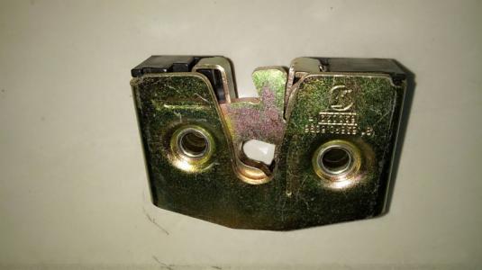 Замок двери левый 81.62680.6095