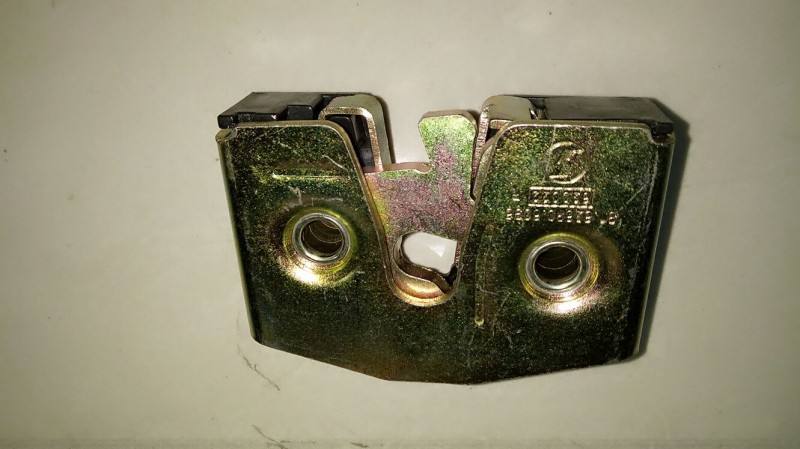 Замок двери правый 81.62680.6096