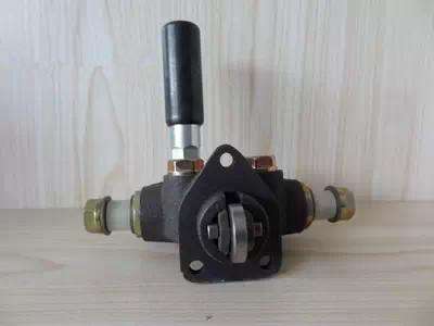 Насос топливный ручной низкого давления 612600080343