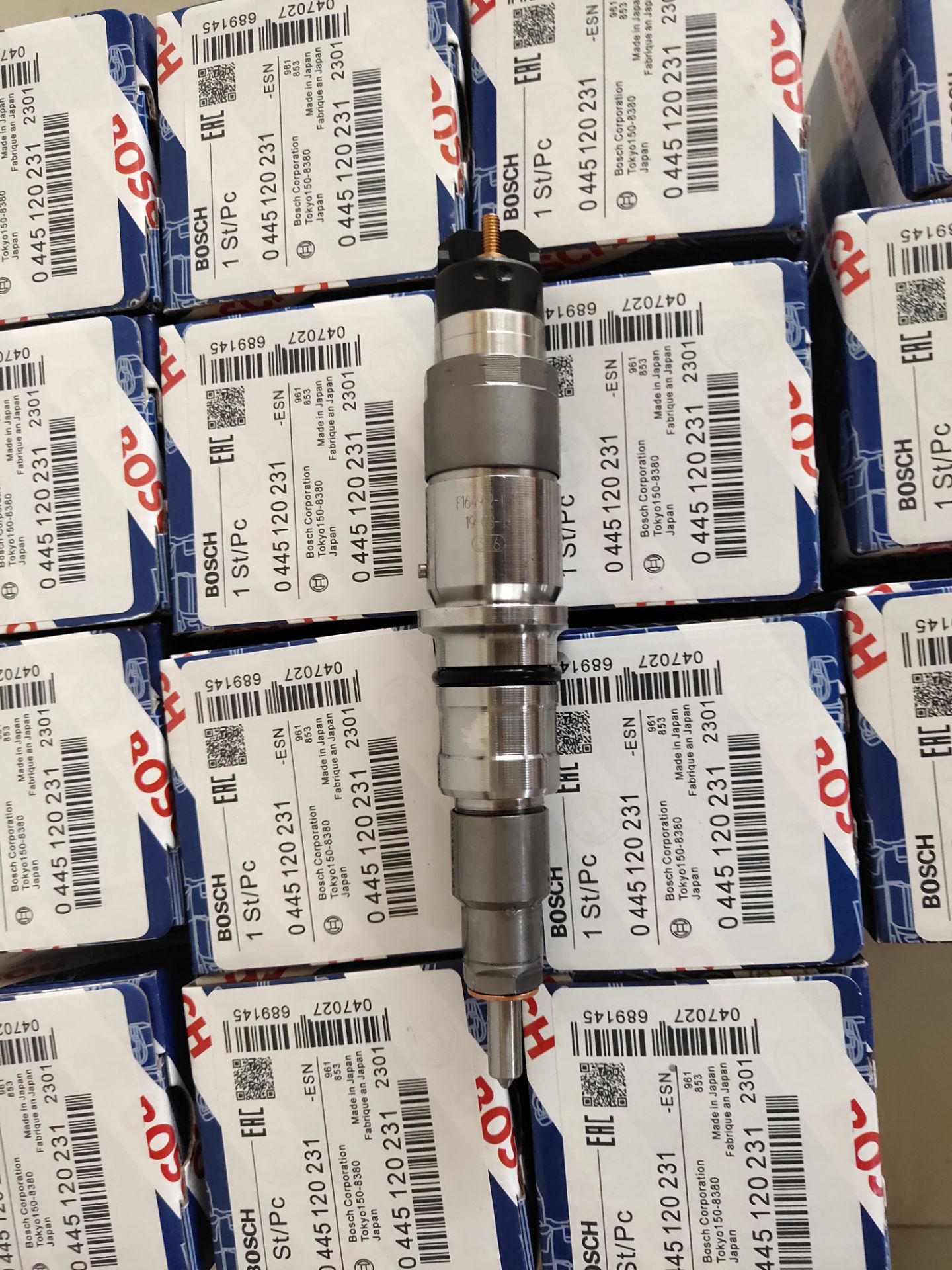 опливная форсунка BOSCH  0445120231 / 0445120059   Cummins QSB 6.7 3976372 / 4945969 / 5263262 / KOMATSU PC200-8 / IVECO / HITACHI ZW180